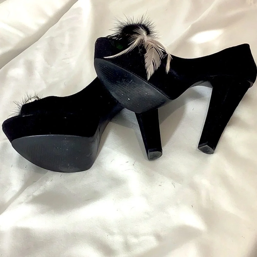 ENZO Angiolini Red Carpet Black Suede Pump, Mink, Peacock Feathers & Jewels EUC